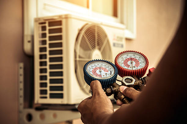 Professional Hvac technician working in Earleville, MD